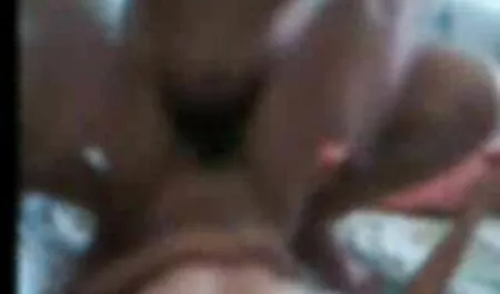 Sensuale e romantico sesso film porno vecchi e giovani giovane adolescente con un vecchio amico