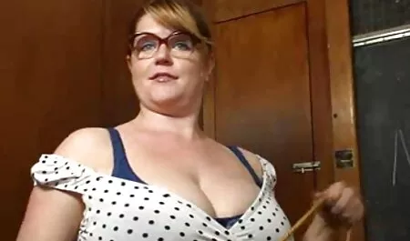 PORNPROS scopata video vecchi e giovani nella figa della linea di abbronzatura dopo la masturbazione durante il bagno