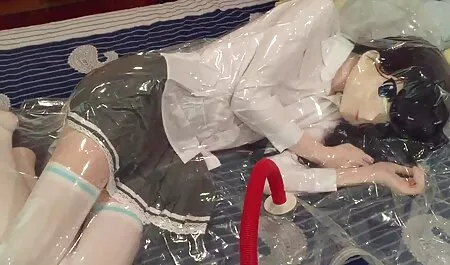 Ragazza calda seduce lingerie porno ragazze con vecchi mentre si masturba