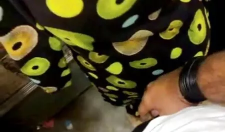 Incredibile Colombiano succhia vecchi e giovani ragazze il cazzo del suo ragazzo prima di scopare