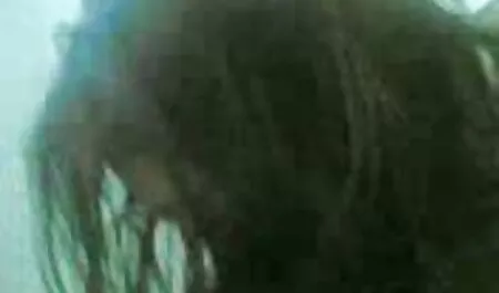 Primo orgasmo anale in un video amatoriale fatto porno giovani con vecchi in casa! Quello che segue è un profondo anale ruvido nelle palle!