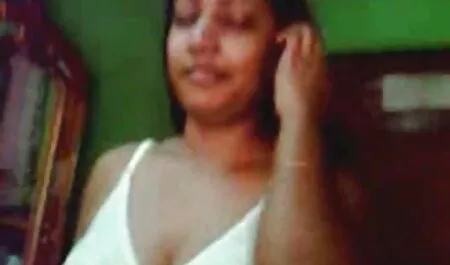 Sexy petite moglie video porno vecchi e giovani schizza ovunque