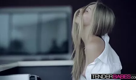 Hot Thai babe scopa e succhia video porno vecchi e giovani come una stella