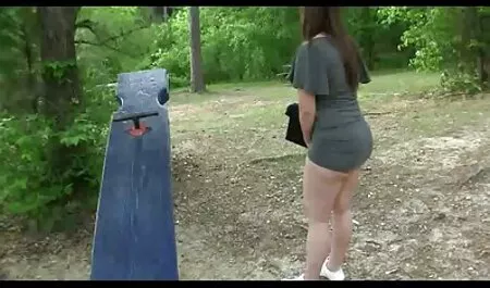 Busty latina trans all'aperto bareback vecchi scopano ragazze