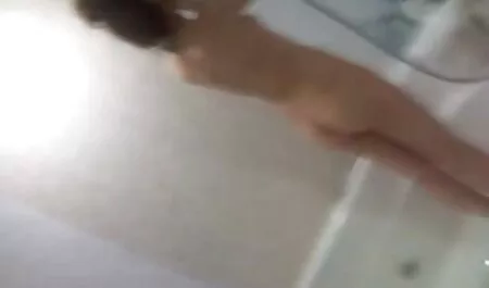 Busty vecchi e giovani porno babe in lattice adora Fisting profondo