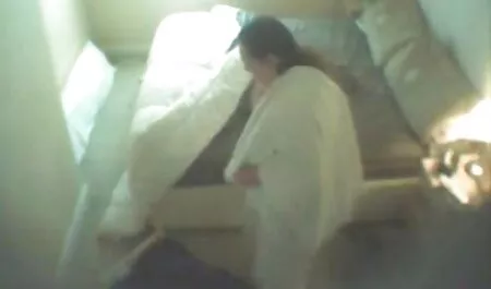 Fakehospital medico è pronto per un giovani con vecchi porno caldo trio
