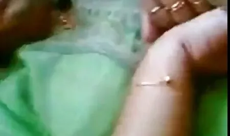 Perfetto hardcore giovani e vecchi porno trio con sporco Mami Yuuki
