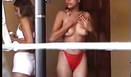 Bella tranny accarezzando il suo porno vecchi e ragazze cazzo