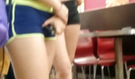 Slave CBT ottiene una buona sculacciata e torture di film porno con vecchi uova