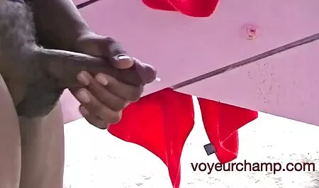 Sottomesso cameriera in lattice Athina è video porno giovani vecchi dominata e sculacciata da padrona