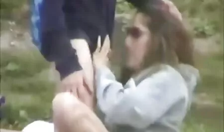 Divertimento vecchi e giovani ragazze tabù virtuale con Sexy