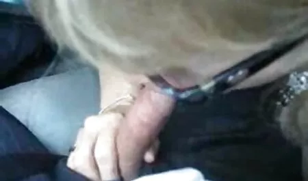 fa del video porno con vecchi porci suo meglio nei servizi fotografici e si arrende-Reality Kings
