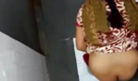 L'agente porno vecchi con giovani Hunter Marks sta posando per Jesse Ares!