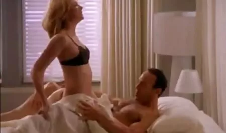 La riunione di Jess impressionante si diverte vecchi e giovani xxx con la sua ragazza e il suo amico