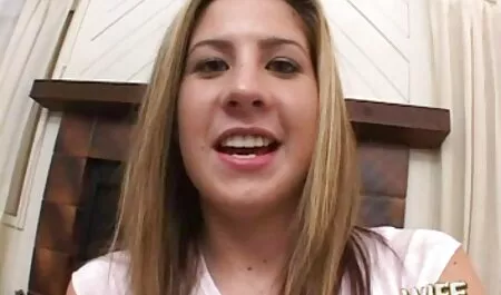 Pulcino con culo grasso gioca con video porno con vecchi gratis la sua figa e scopa il suo culo