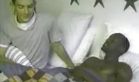 Siete invitati video porno vecchi con giovani alla nostra festa