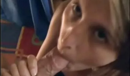 Asian slut ottiene due vecchi porci con giovani cazzi per scherzare con Wi
