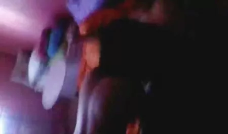 Paris si video porno vecchi e giovani fa scopare da un fotografo nero